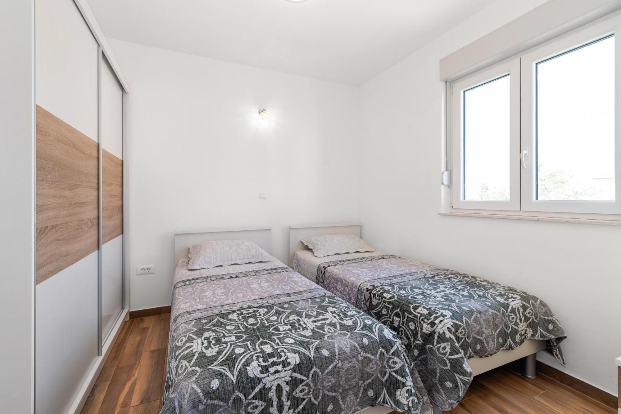 Apartment Boomerang *