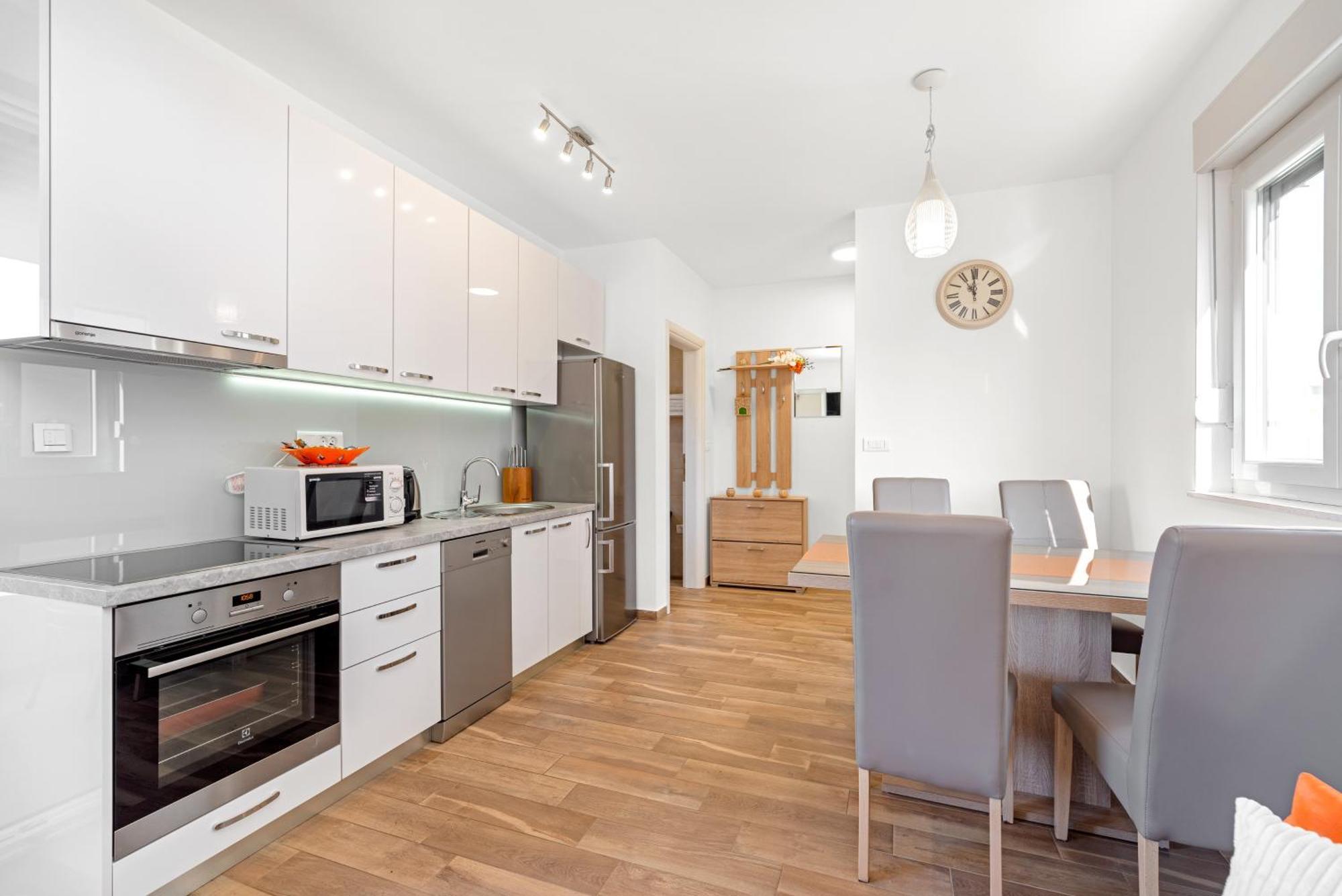 Apartment Boomerang