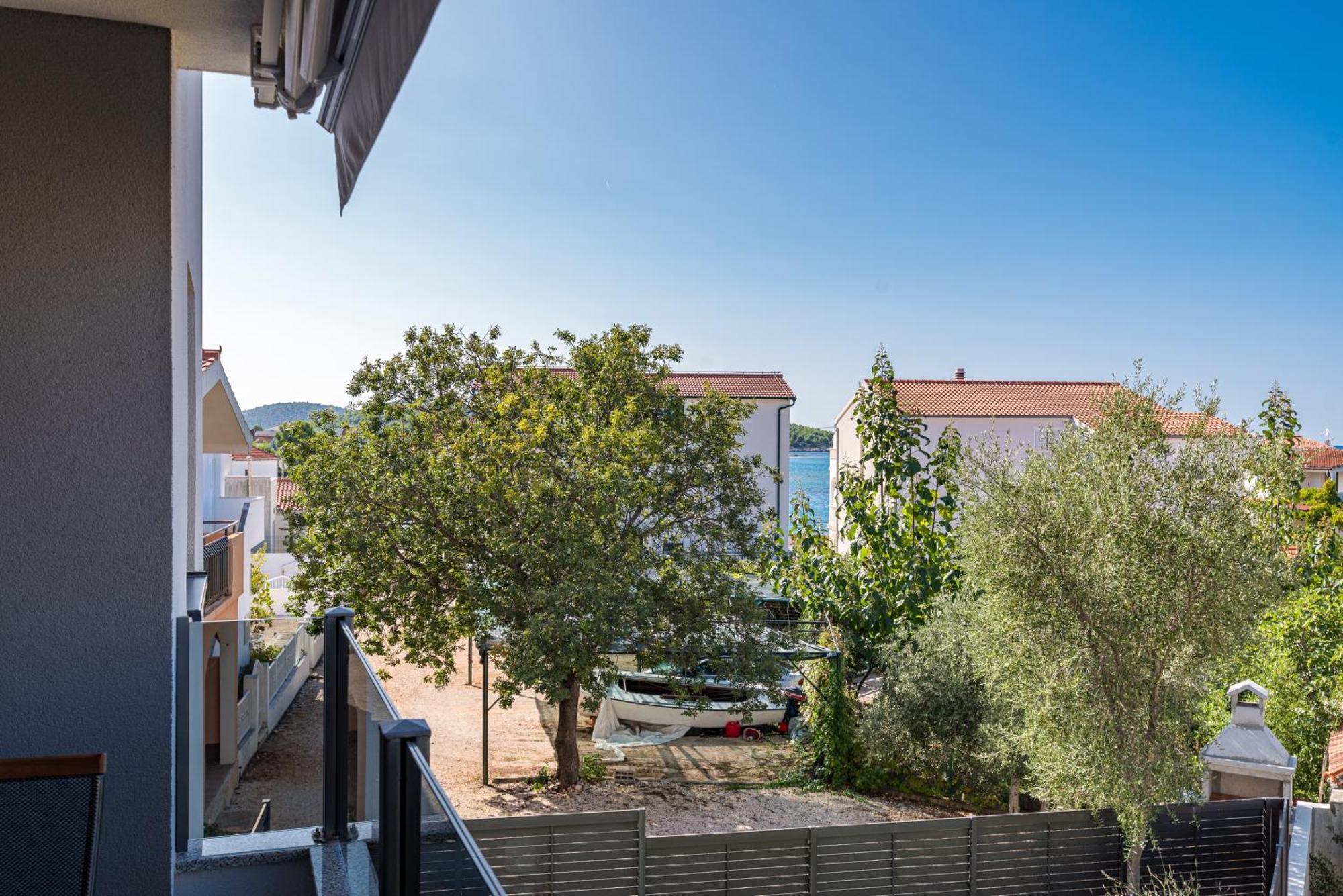 Boomerang Apartment