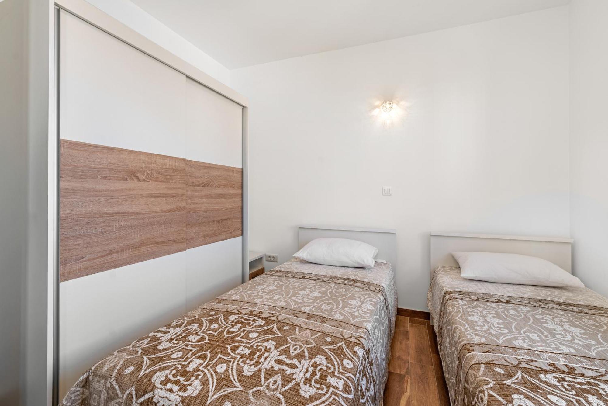 Apartment Boomerang